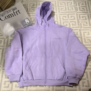 COMFRT LAVENDER HOODIE. LARGE 
BRAND NEW